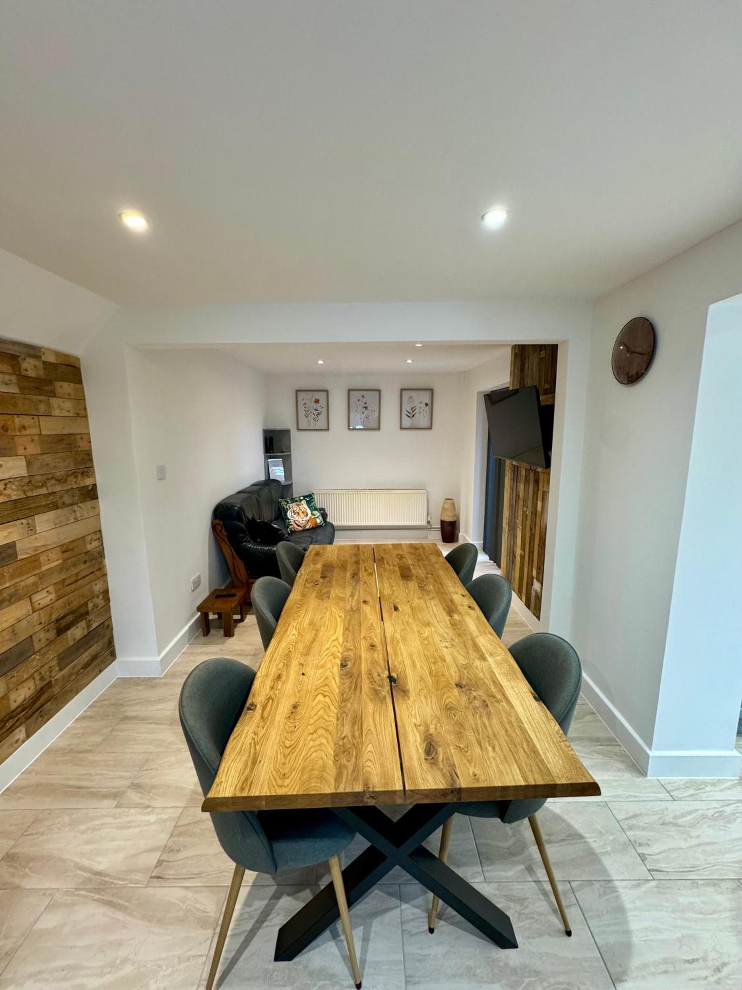 Florina S House 4 Bedrooms Villa Rugeley Esterno foto
